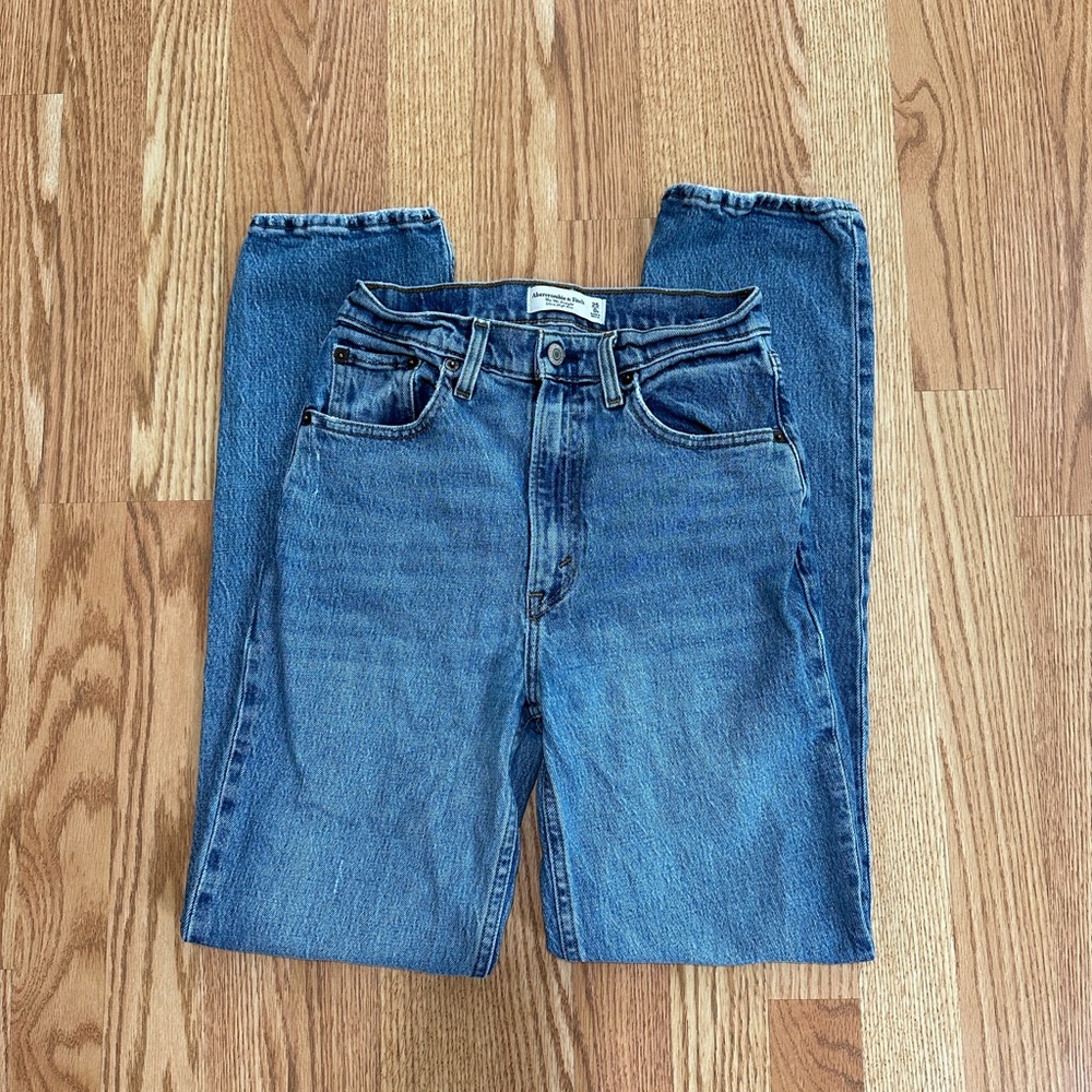 Abercrombie & Fitch the 90’s Straight Ultra High Rise